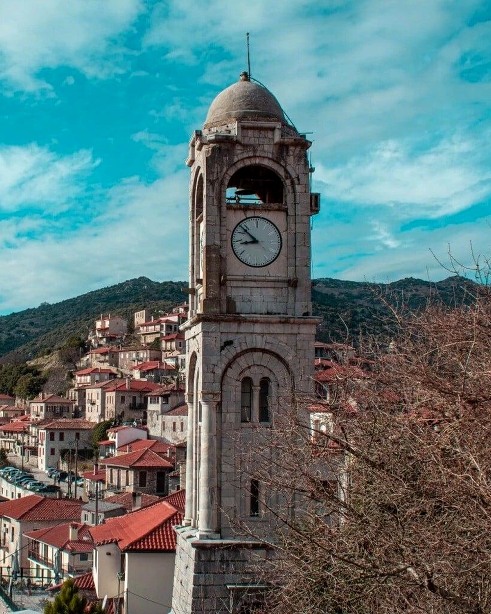 Ο Πύργος του Ρολογιού και τα σπίτια της Δημητσάνας